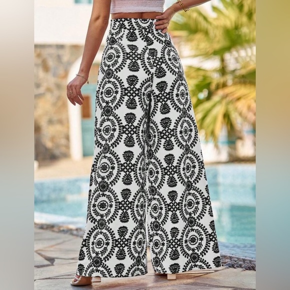 SHEIN Black & White Wide Leg Pant, size large. - Picture 2 of 12